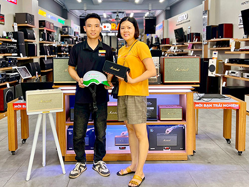 Khách hàng Mua Hàng Tại HDRADIO 6