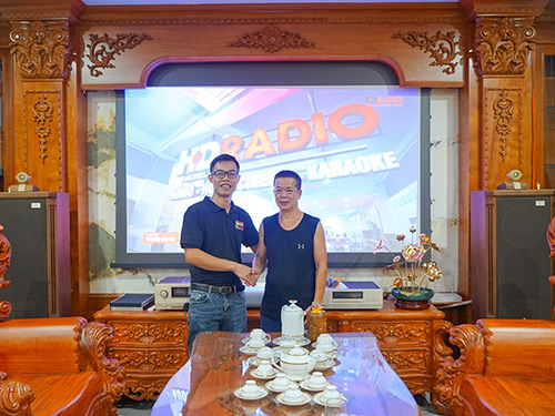 Khách hàng Mua Hàng Tại HDRADIO 5